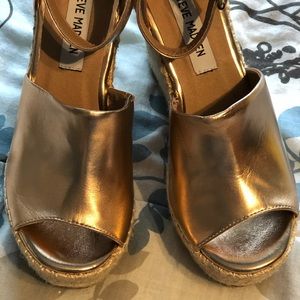 Steve Madden Rose Gold Jaylen Wedge Sandel